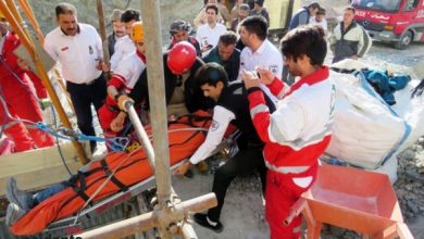 نجات کارگر در حال مرگ از حادثه سقوط در کانال فاضلاب - سایت حوادث - اخبار حوادث